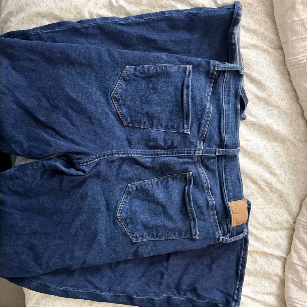 American Eagle Outfitters Women's Deep Indigo flared Jeans - Picture 4 of 4
